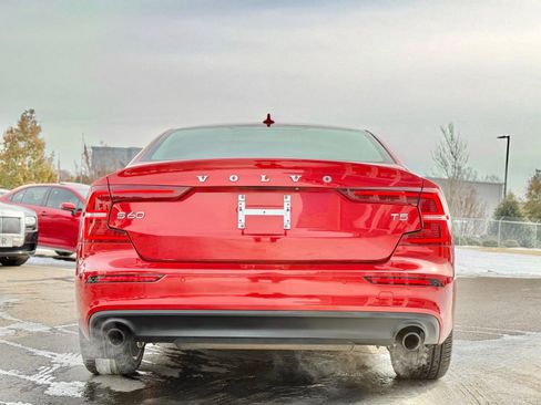Used 2019 Volvo S60 T5 Momentum image 9