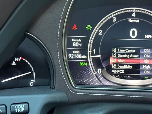 Used 2019 Lexus LS 500 w/ Interior Upgrade Package RWD image 29