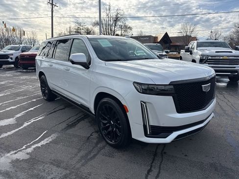 Used 2023 Cadillac Escalade ESV Sport Platinum w/ LPO, ONYX Package image 7