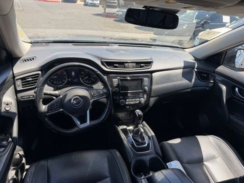 Used 2018 Nissan Rogue SL w/ Premium Package FWD image 10