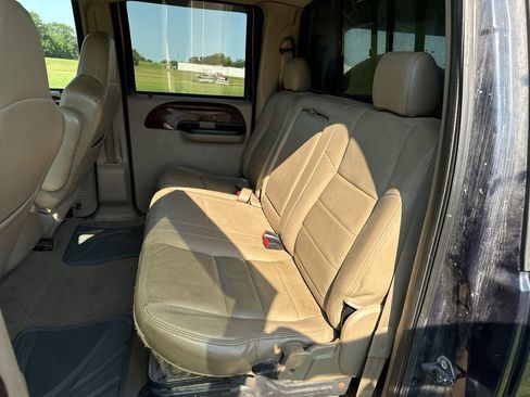Used 2006 Ford F350 Lariat image 18