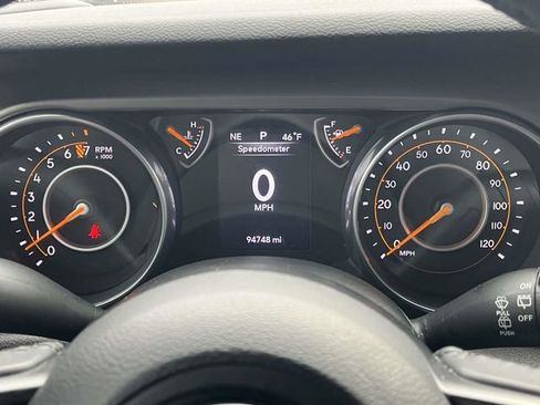 Used 2018 Jeep Wrangler Unlimited Sport S image 32