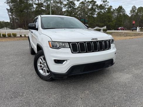 Used 2019 Jeep Grand Cherokee Laredo image 36