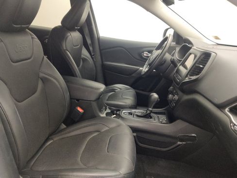 Used 2021 Jeep Cherokee Latitude Lux FWD image 21