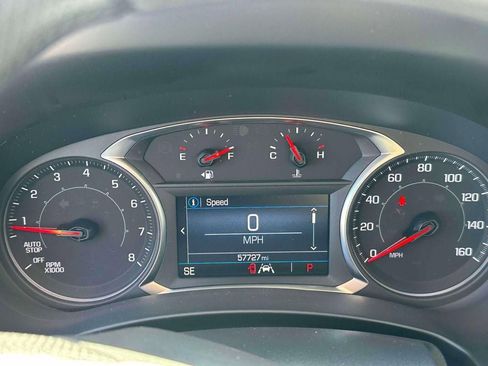 Used 2024 GMC Terrain SLE image 25