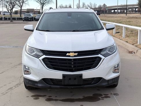 Used 2018 Chevrolet Equinox LT image 2