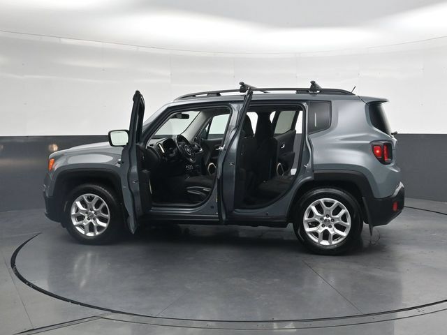 Used 2016 Jeep Renegade Latitude FWD image 42