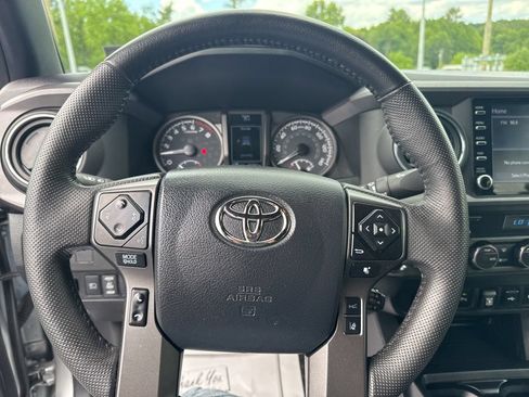 Used 2023 Toyota Tacoma TRD Off-Road w/ Technology Package AWD/4WD image 23