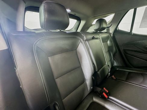 Used 2023 GMC Terrain SLT AWD/4WD image 31