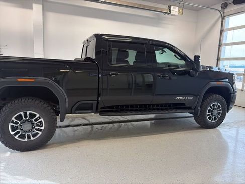 Used 2021 GMC Sierra 2500 AT4 image 11