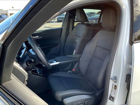 Used 2025 BMW X2 xDrive28i w/ Premium Package image 28