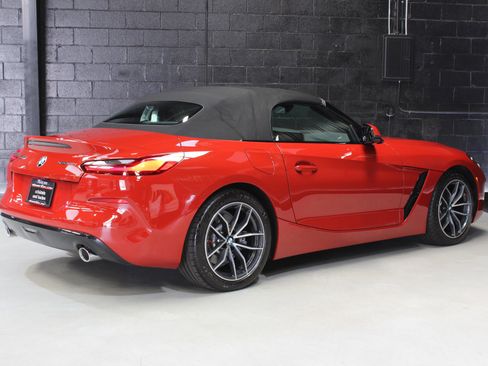 Used 2022 BMW Z4 sDrive30i w/ Driving Assistance Package image 17