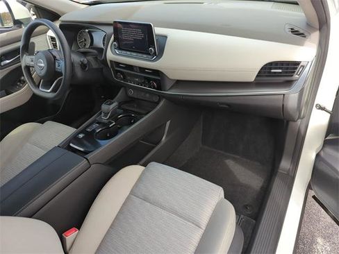 Certified 2023 Nissan Rogue SV image 17