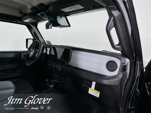 New 2025 Jeep Gladiator Sport image 16