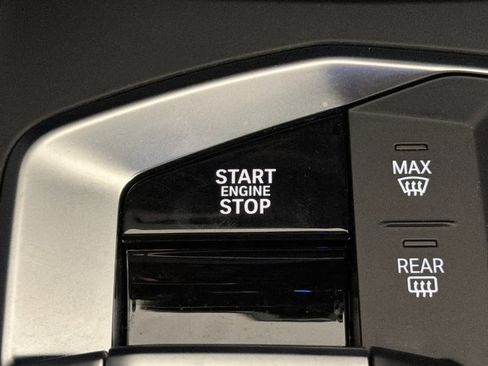 Used 2025 BMW M235i xDrive w/ Technology Package image 21