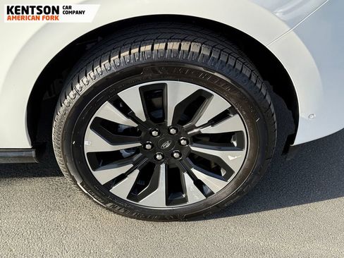 Used 2025 Ford Expedition Max Platinum w/ Driver's Package image 16