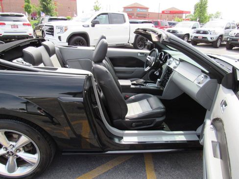Used 2008 Ford Mustang GT RWD image 40