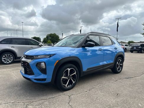 Used 2023 Chevrolet TrailBlazer RS w/ Sun and Liftgate Package AWD/4WD image 3