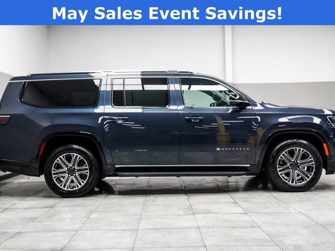 Used 2023 Jeep Wagoneer L Series II AWD/4WD image 4