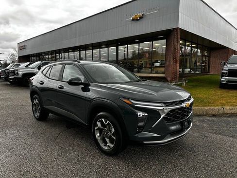 New 2026 Chevrolet Trax LT w/ Driver Confidence Package image 1