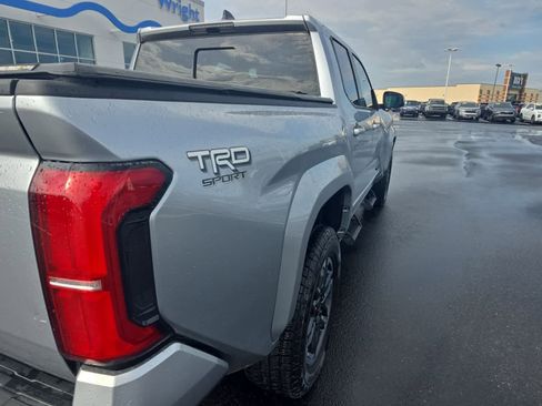 Used 2024 Toyota Tacoma TRD Sport w/ TRD Sport Upgrade Package image 11