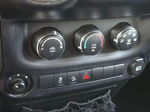 Used 2015 Jeep Wrangler Unlimited Sport w/ Quick Order Package 24S AWD/4WD image 20