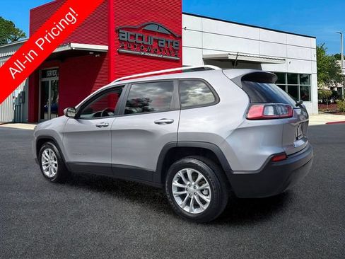 Used 2021 Jeep Cherokee Latitude FWD image 3