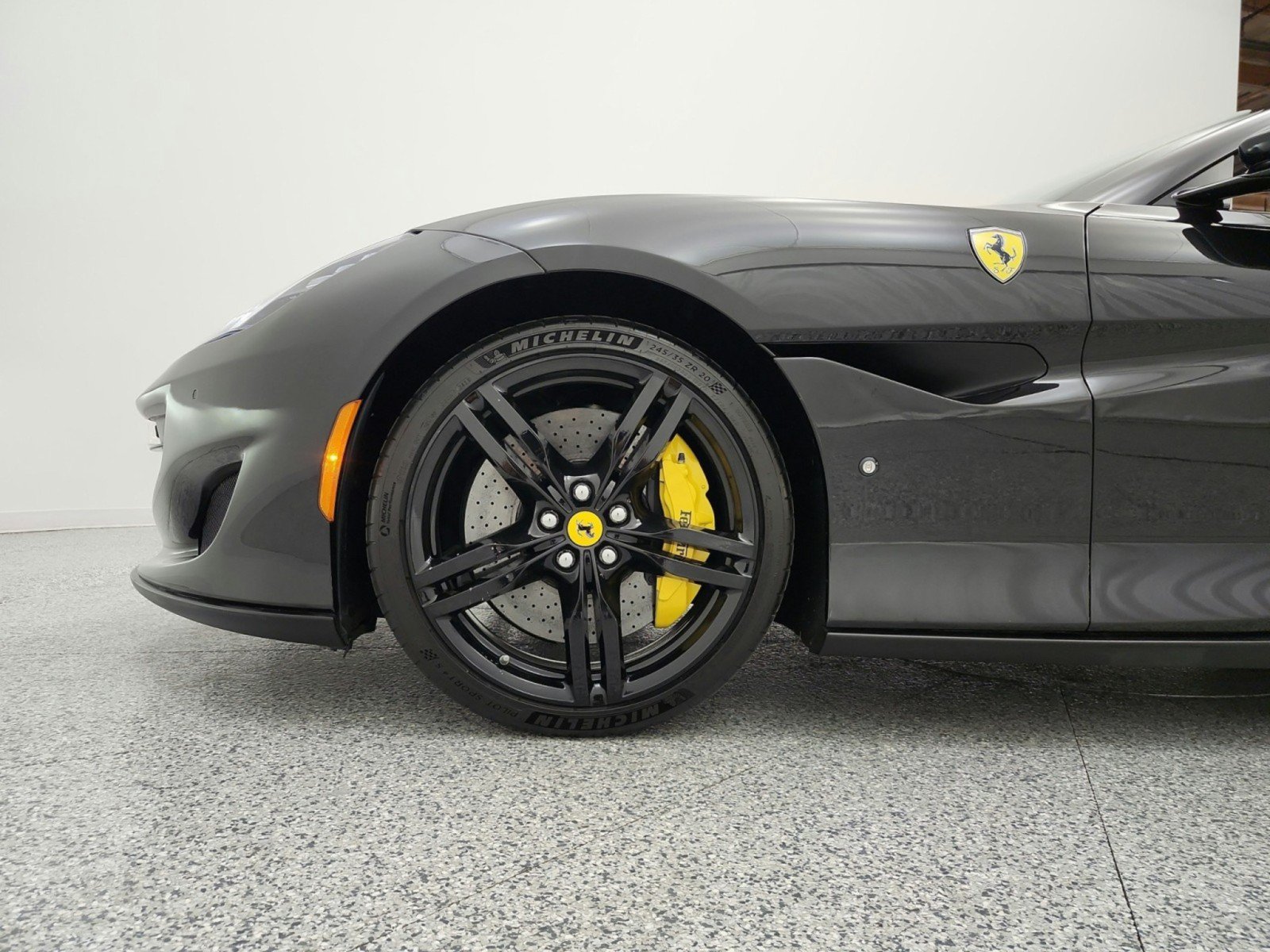 Used 2020 Ferrari Portofino RWD image 21