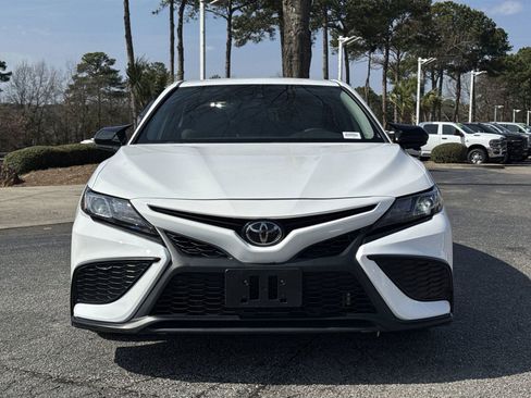 Used 2024 Toyota Camry SE image 3