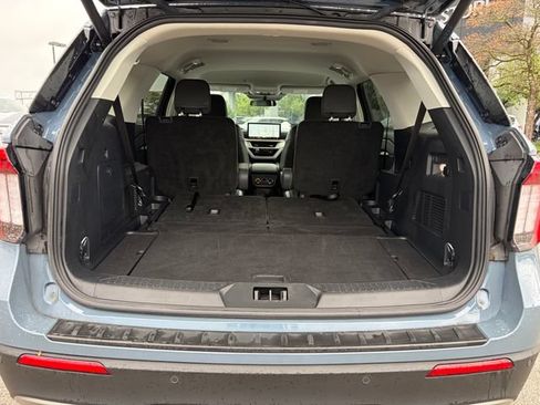 Used 2025 Ford Explorer Active w/ Active Comfort Package RWD image 19