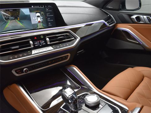 Used 2023 BMW X6 M50i w/ Executive Package image 4