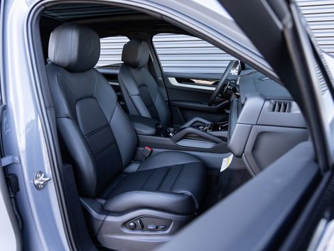 New 2026 Porsche Cayenne S image 33