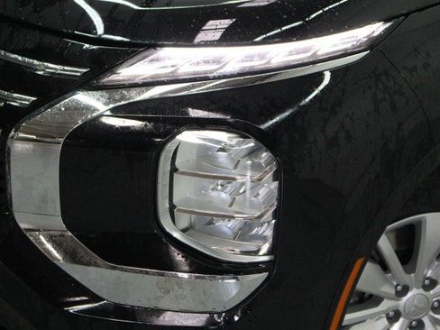 New 2026 Mitsubishi Outlander ES FWD image 2