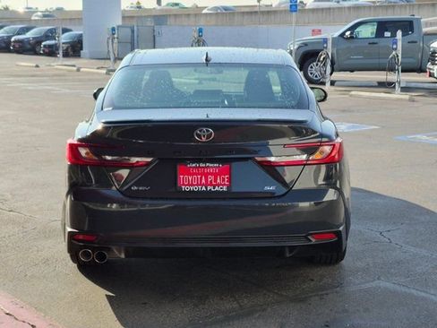 Used 2025 Toyota Camry SE FWD image 9