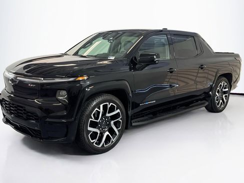 Used 2025 Chevrolet Silverado EV RST image 1