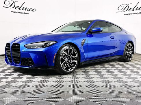 Used 2023 BMW M4 Coupe w/ Executive Package RWD image 3
