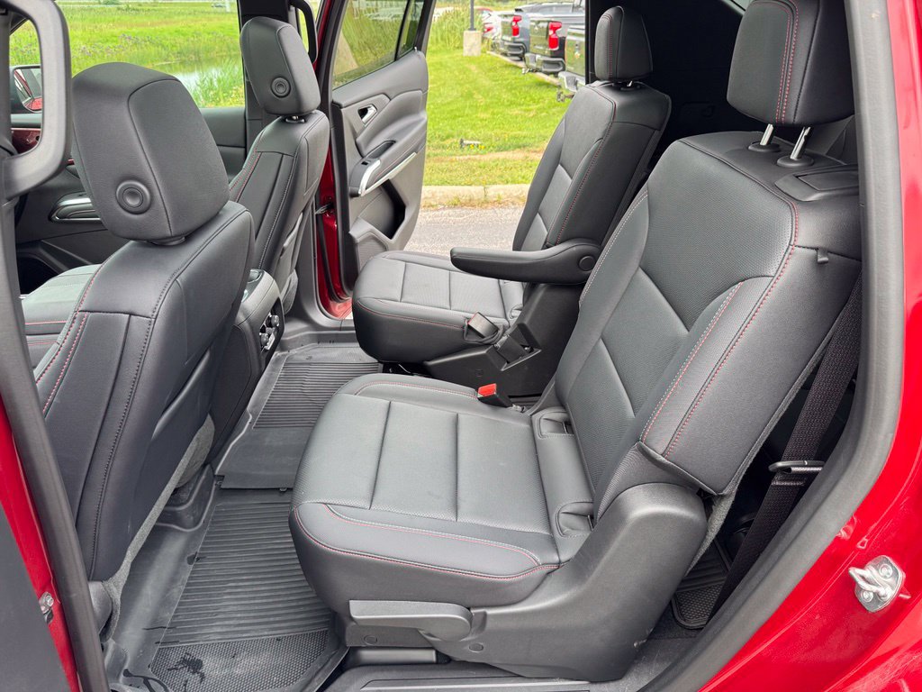 Certified 2025 Chevrolet Traverse Z71 w/ Driver Confidence Package AWD/4WD image 23