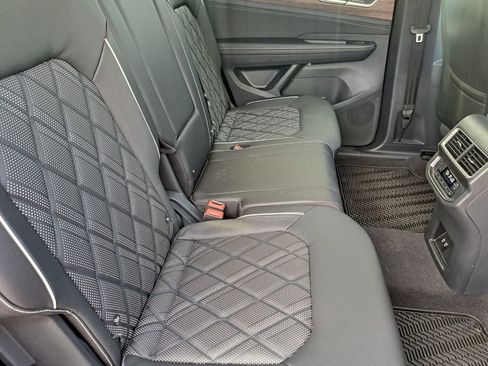 Used 2025 Volkswagen Atlas SEL Premium R-Line image 22