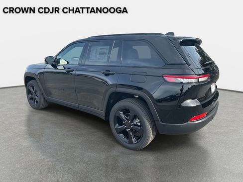 New 2025 Jeep Grand Cherokee Limited w/ Luxury Tech Group II AWD/4WD image 6