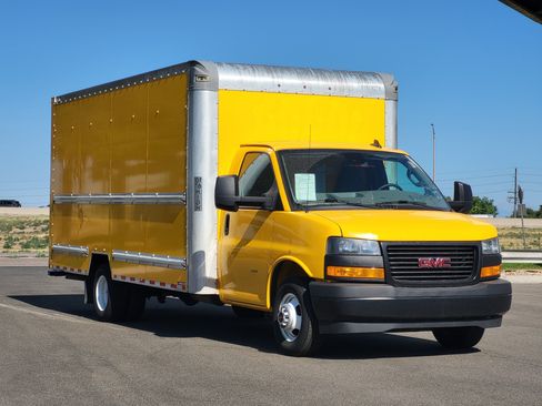 Used 2021 GMC Savana 3500 Extended w/ Power Convenience Package RWD image 3