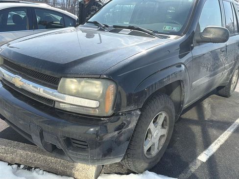 Used 2005 Chevrolet TrailBlazer LS w/ LS Preferred Equipment Group image 2