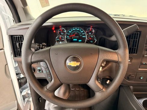 New 2025 Chevrolet Express 3500 Work Van w/ Power Convenience Package image 18