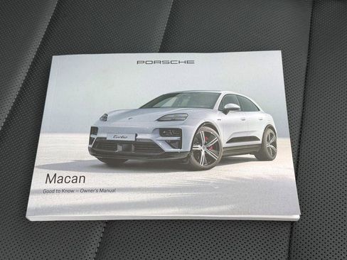 Used 2025 Porsche Macan 4 Electric AWD/4WD image 17