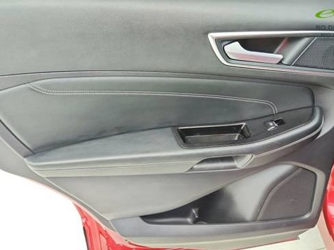 Used 2020 Ford Edge Titanium w/ Equipment Group 301A FWD image 33