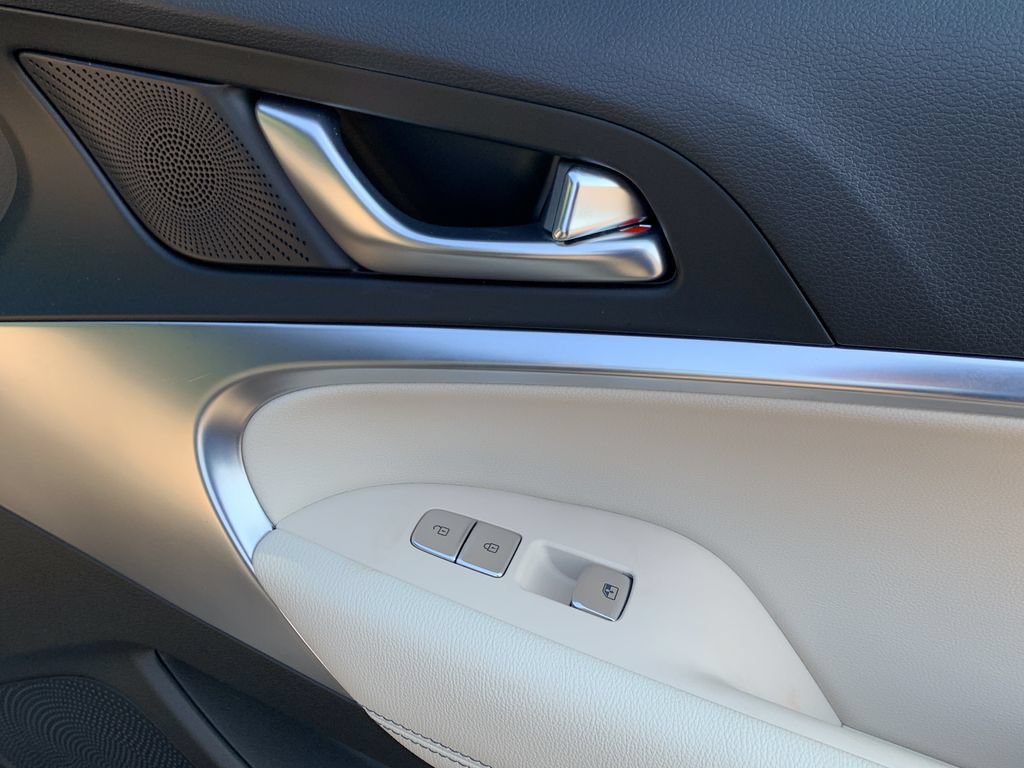 Certified 2026 Genesis G70 2.5T RWD image 34
