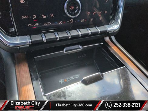 Used 2025 GMC Yukon Denali AWD/4WD image 14