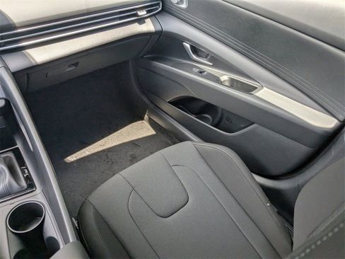 New 2026 Hyundai Elantra SE FWD image 15