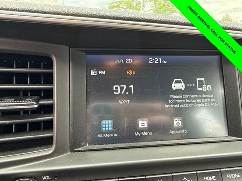 Used 2020 Hyundai Elantra SEL FWD image 29