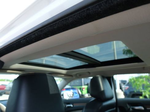 Used 2018 Chrysler 300 C w/ Sun, Sound & Nav Package image 31