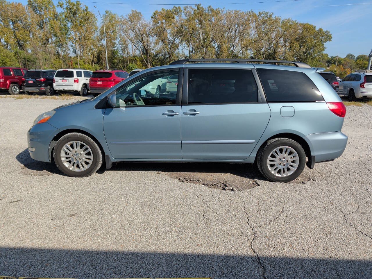 Used 2009 Toyota Sienna XLE FWD image 6